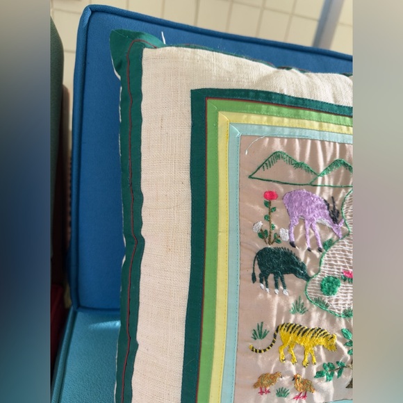 Bone Color Animals Garden Folk Art Embroidered Handmade Decorative 2 Pillows - Picture 8 of 8